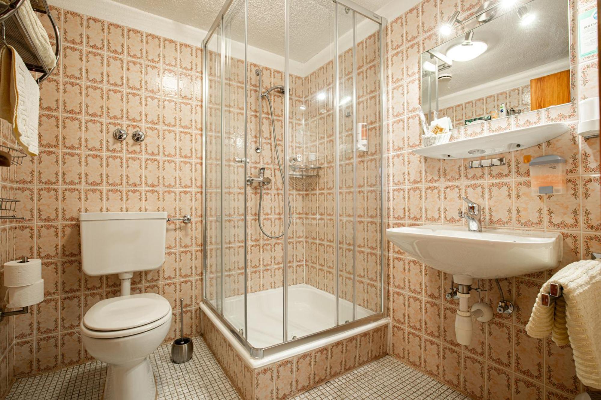 Auerhahn Bed And Breakfast - Black Forest - Waldhotel Eisenbach  Extérieur photo