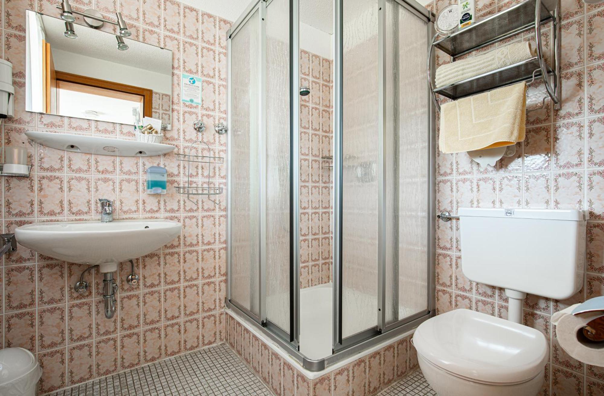 Auerhahn Bed And Breakfast - Black Forest - Waldhotel Eisenbach  Extérieur photo