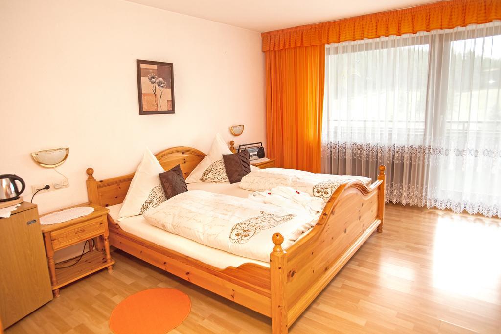 Auerhahn Bed And Breakfast - Black Forest - Waldhotel Eisenbach  Chambre photo
